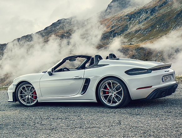ついに、真打ち登場！ ポルシェ718スパイダー＆718ケイマンGT4の
