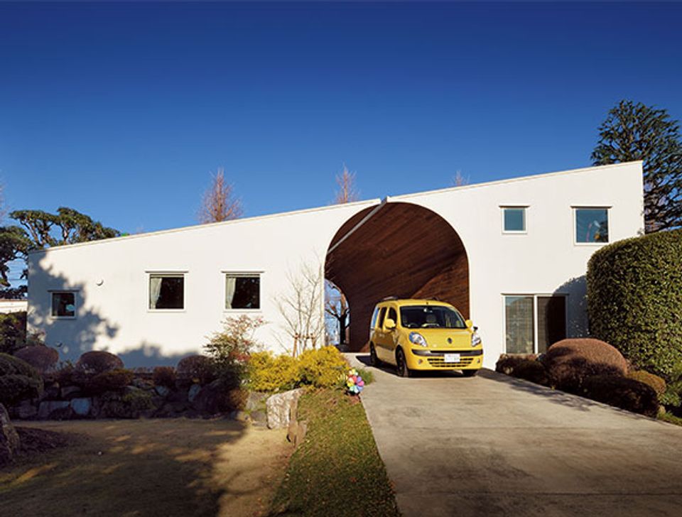 Engine ハウス 黄色いカングーが似合うトンネルハウス 幸せのドライブスルー Engine エンジン クルマ 時計 ファッション 男のライフスタイルメディア