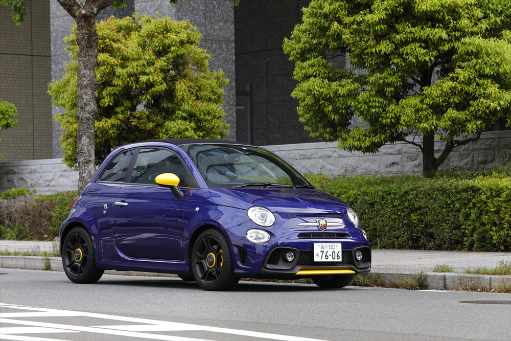FIAT500.595アバルト限定車(ピスタ)で使用のフロント牽引フックです。 FIAT500.595アバルト限定車(ピスタ)で使用のフロント牽引フック