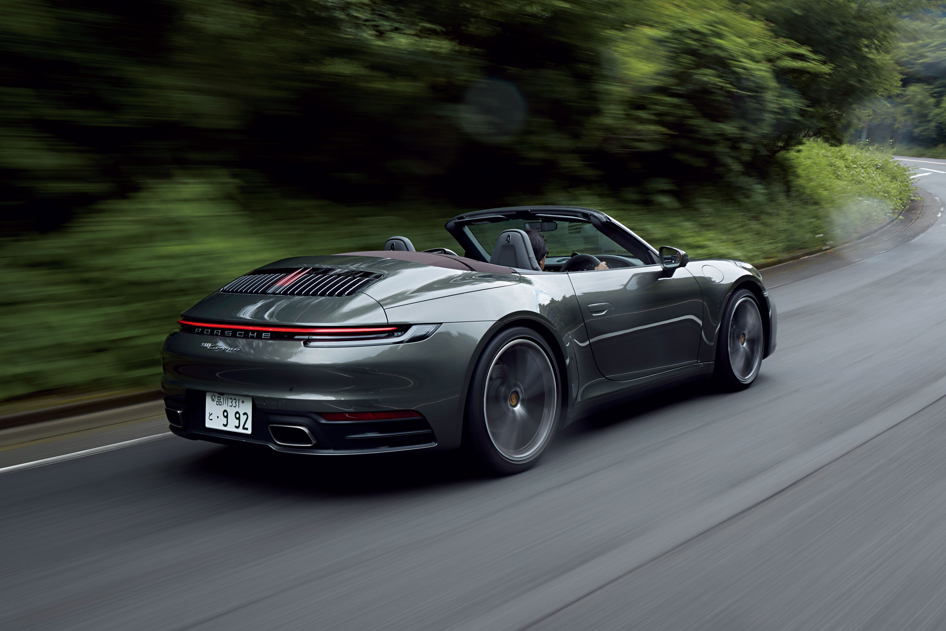 UTモデル　ポルシェ911  クーペ 385馬力の新型「スポーツクーペ」登場！ ポルシェ「911カレラ