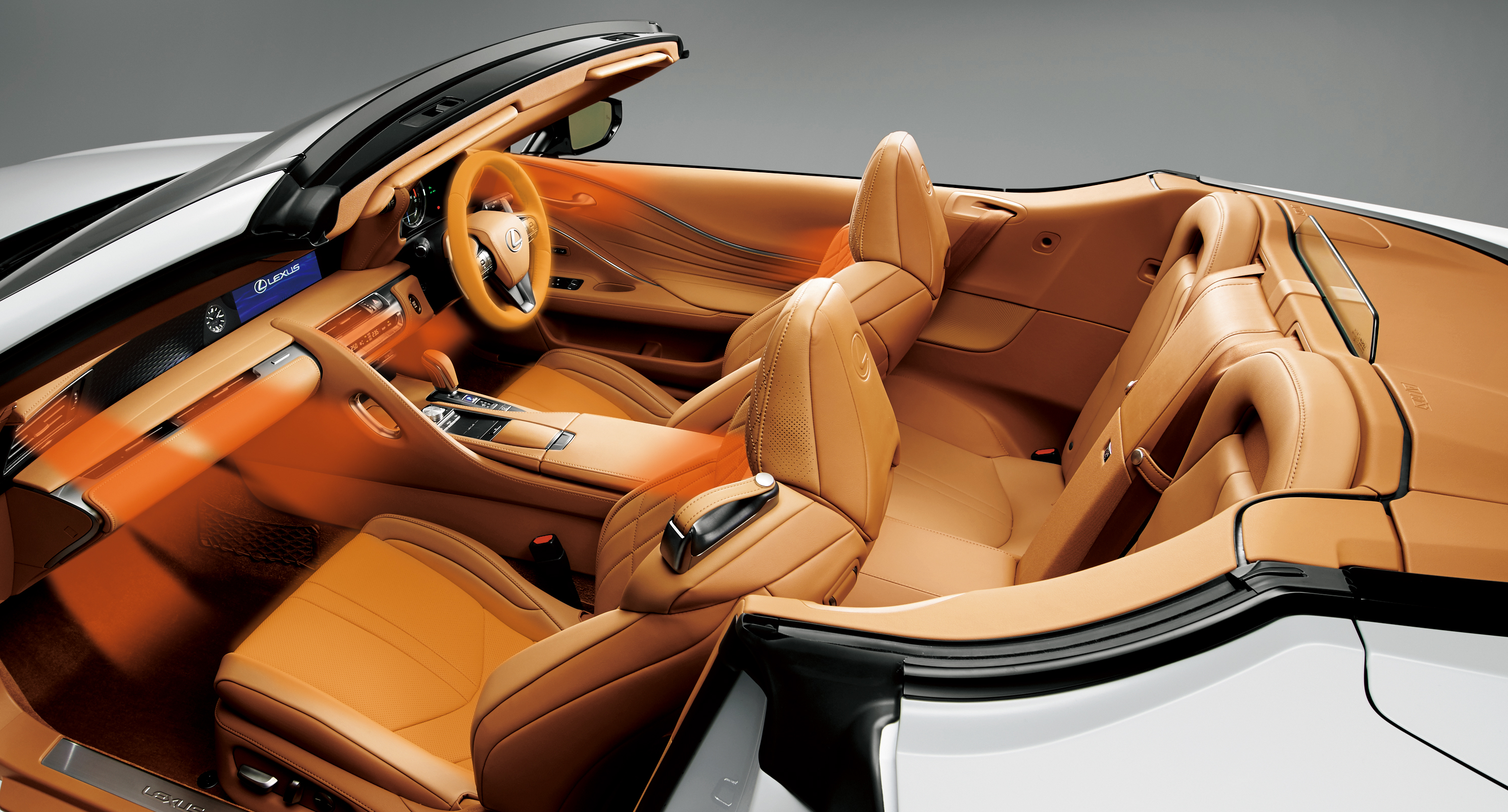 レクサスのフラッグシップクーペ、 LCにコンバーチブルが登場