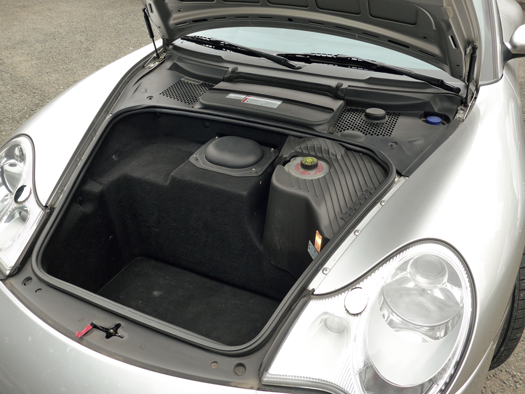 ポルシェ911（996型）長期リポート #41】凝ったデザインのシートと困っ