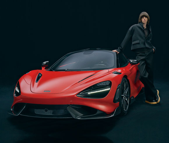 スタイリスト・祐真朋樹の「着る服×乗る車」McLaren 765LT × BOTTEGA