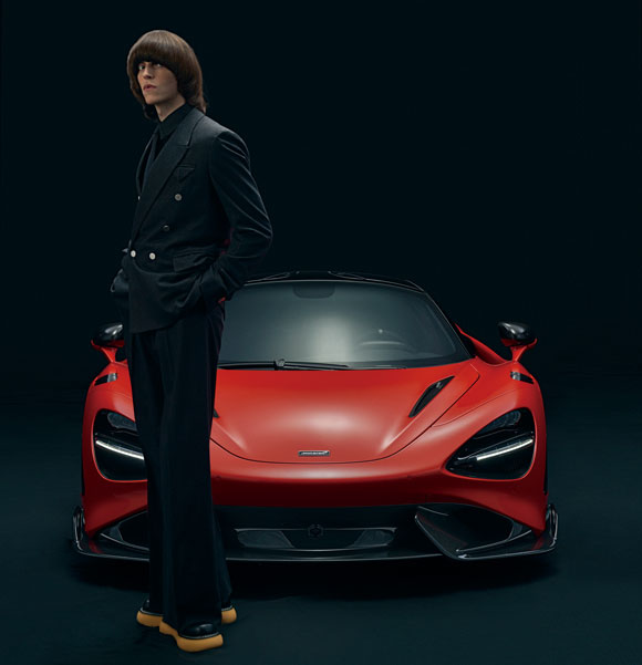 スタイリスト・祐真朋樹の「着る服×乗る車」McLaren 765LT × BOTTEGA