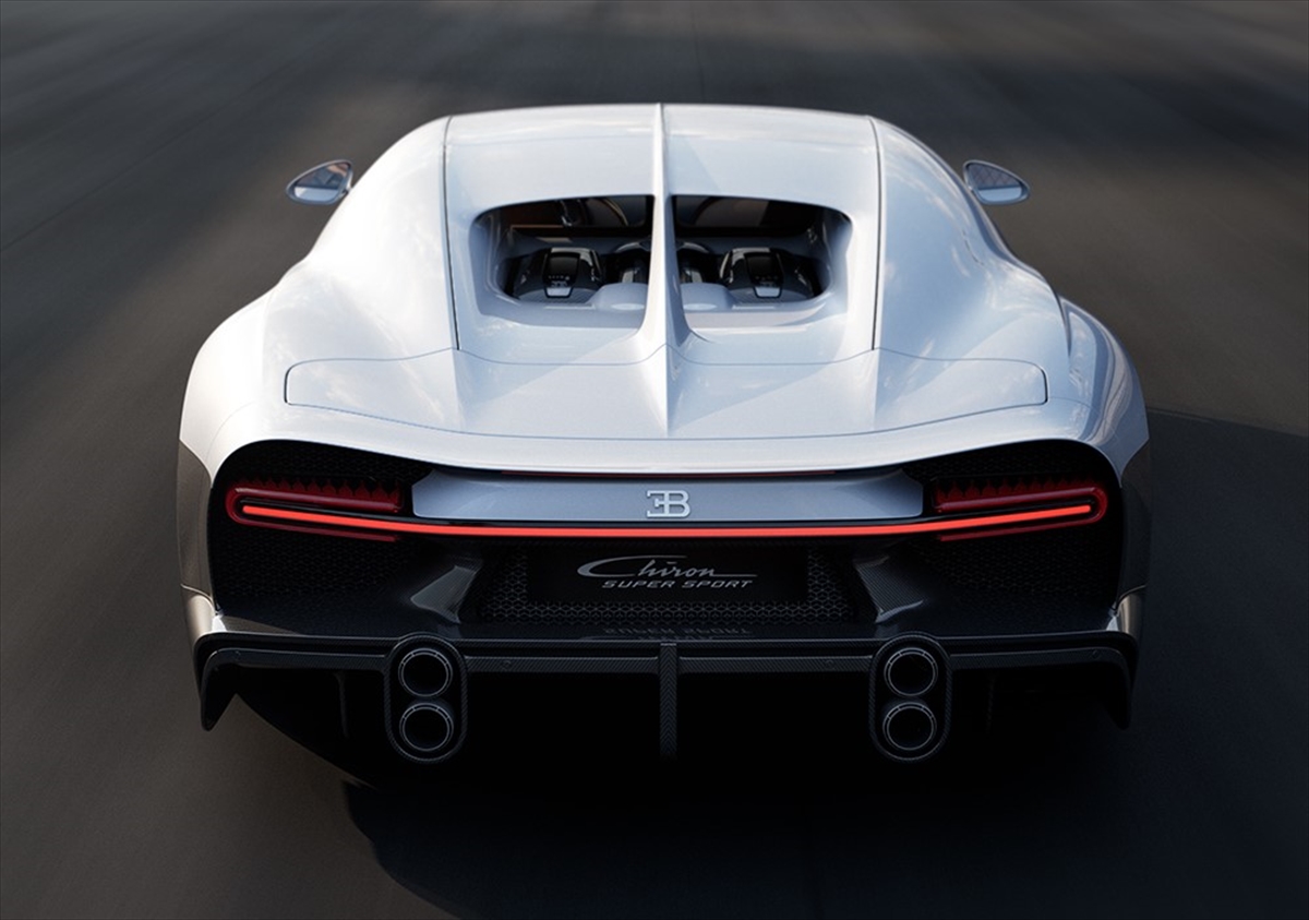 最高速度440km/h！ ブガッティ・シロンに4億円超の高性能モデル