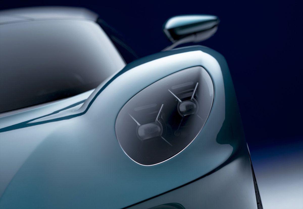 アストン初の本格量産ミドシップ・スポーツ、ヴァルハラは950psのPHEV