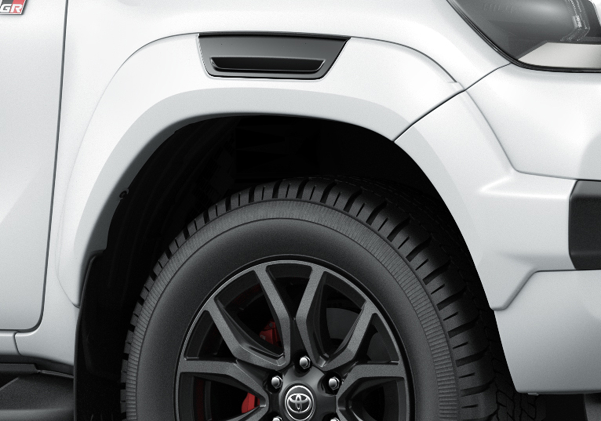 HILUX gr sports 純正オーバーフェンダー