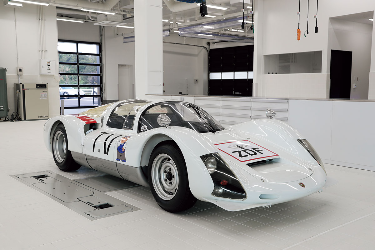 あの伝説の名車「ポルシェ906」がやってきた！ | ENGINE (エンジン
