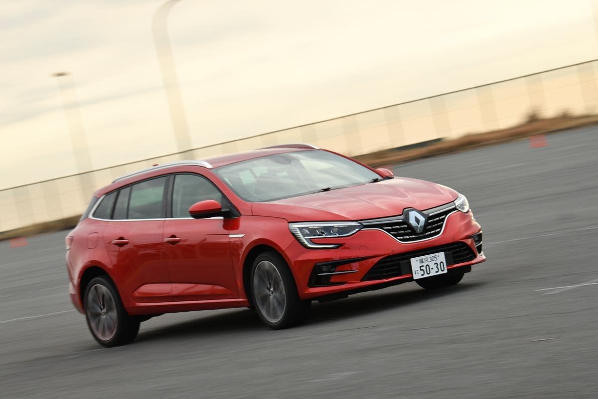 ハイテクに頼らない これぞ正統派フレンチ ルノー メガーヌ スポーツツアラー インテンスに5人のモータージャーナリストが乗った 22年エンジン輸入車大試乗会 Engine エンジン クルマ 時計 ファッション 男のライフスタイルメディア