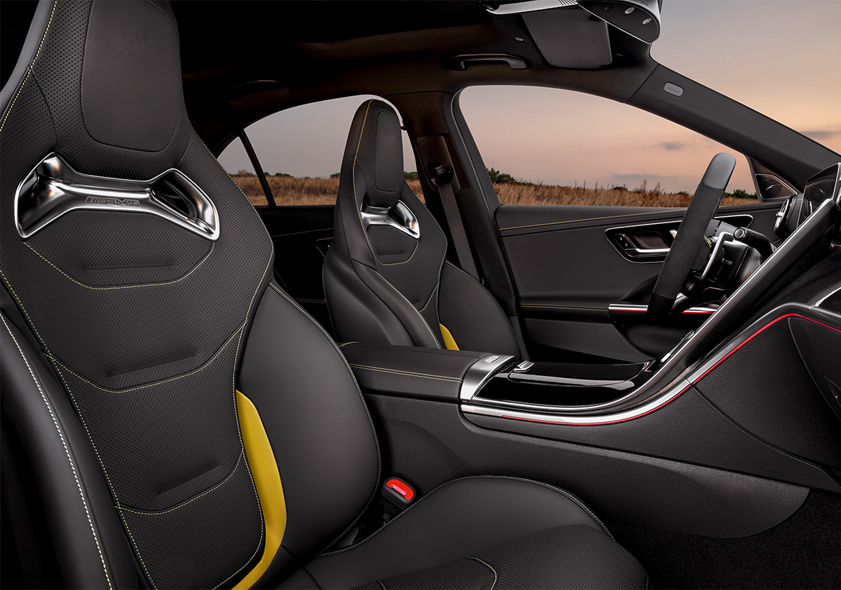 2リッターで680ps！ F1譲りのハイブリッドで排気量を半減した新型