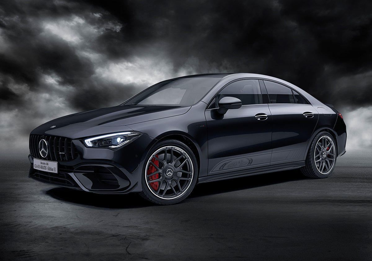 2リッター最強エンジンを積むメルセデスAMGのA45とCLA45に55台限定の