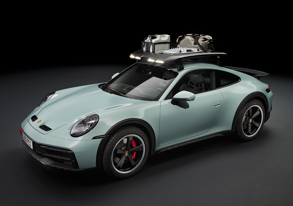 得意な舞台は砂漠!? ポルシェ911に2500台限定、3000万円オーバー
