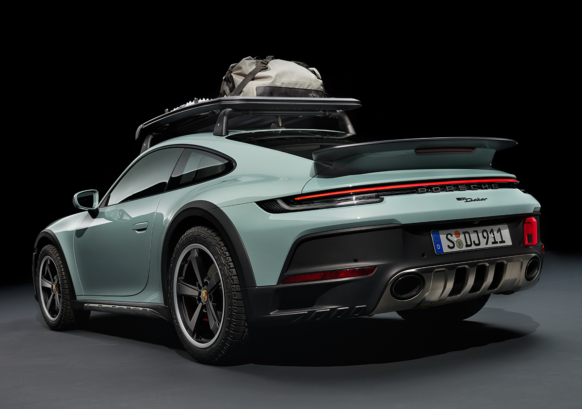 得意な舞台は砂漠!? ポルシェ911に2500台限定、3000万円オーバー 得意な舞台は砂漠!? ポルシェ911に2500台限定、3000万円オーバー