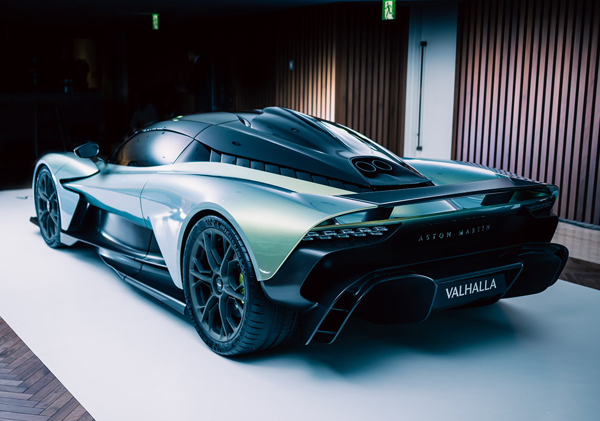 限定999台、約1億円のアストン・マーティン・ヴァルハラのインテリアを