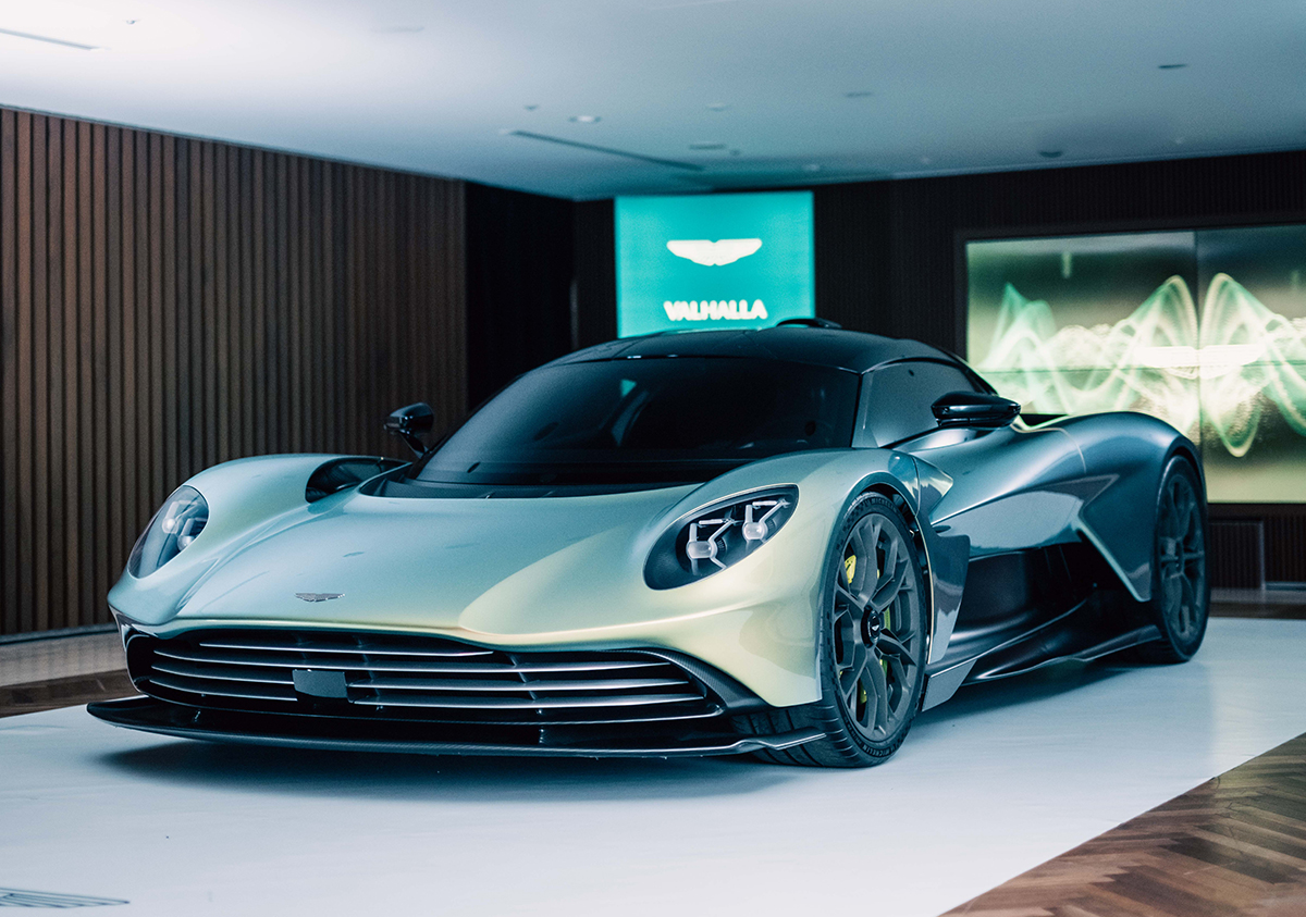 限定999台、約1億円のアストン・マーティン・ヴァルハラのインテリアを