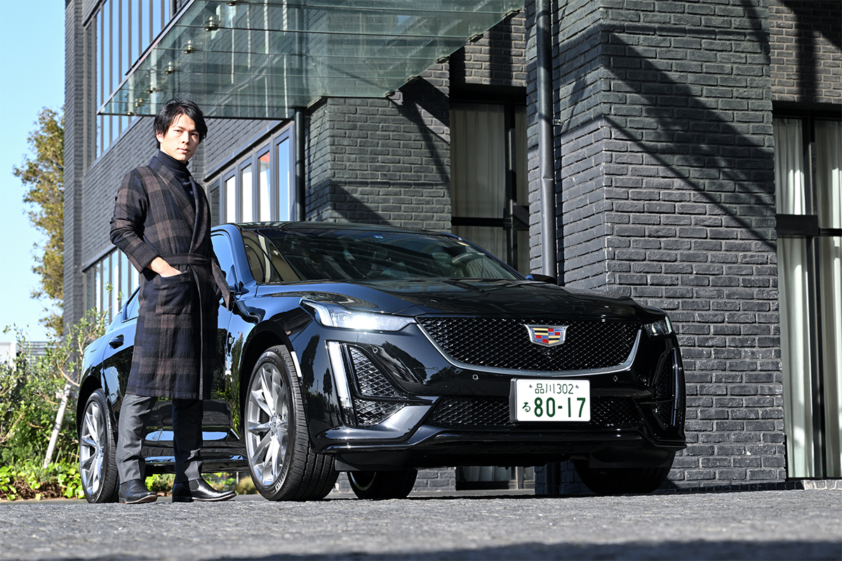 完売画家”中島健太さんはCT5とXT6に乗って、キャデラックの世界をどう