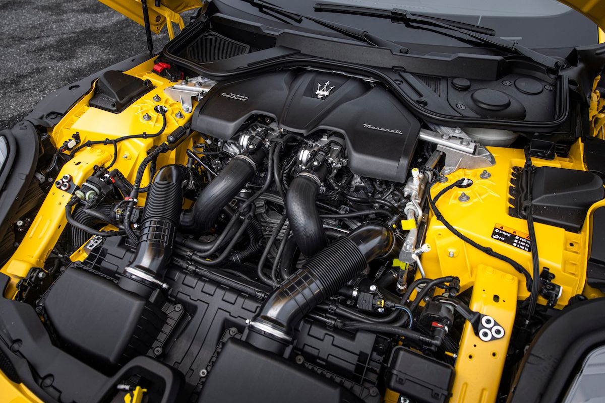 Maserati GranTurismo Trofeo Giallo Corse 