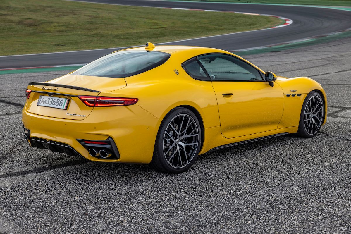 Maserati GranTurismo Trofeo Giallo Corse 