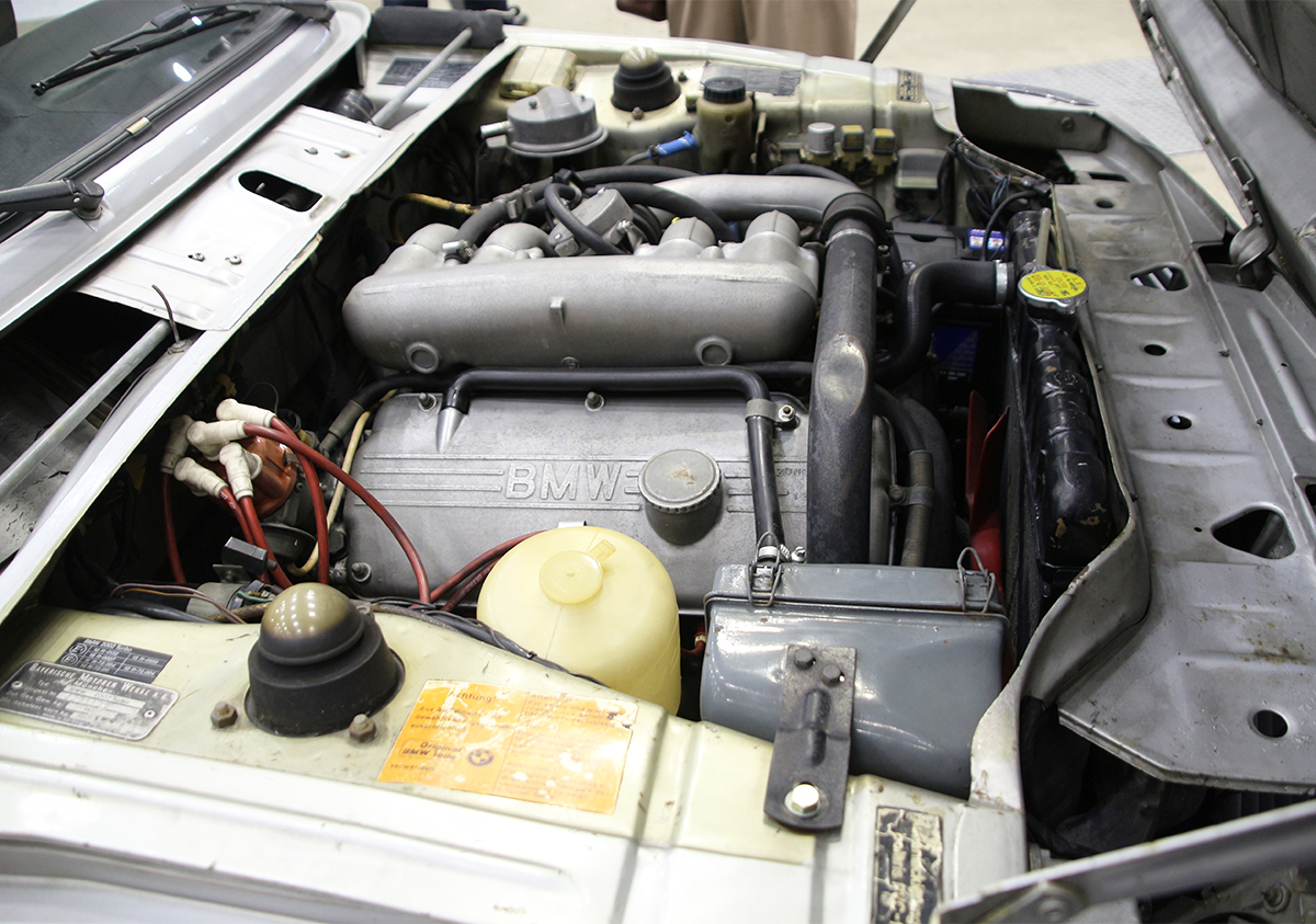 BMW-2002マニアー必見02-DOHCーTURBOエンジンーシニツアーエンジン日本