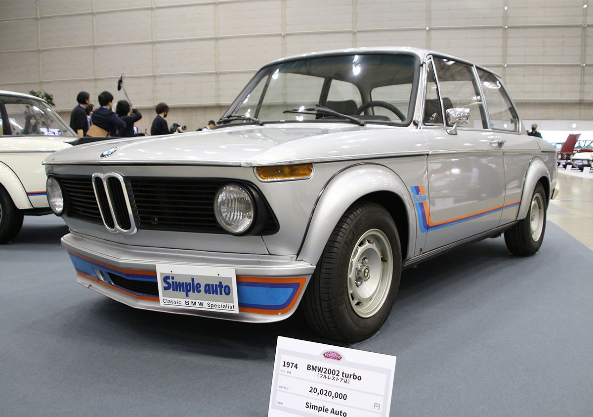 量産車初のターボ・エンジンを積んだBMW2002ターボ 痛快な走りが2002万 