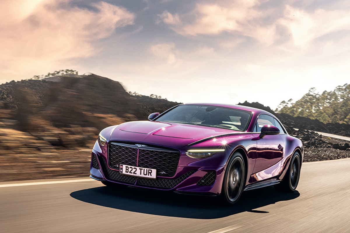 生産台数たった18台の「ベントレー・バトゥール」は圧倒的に静かで