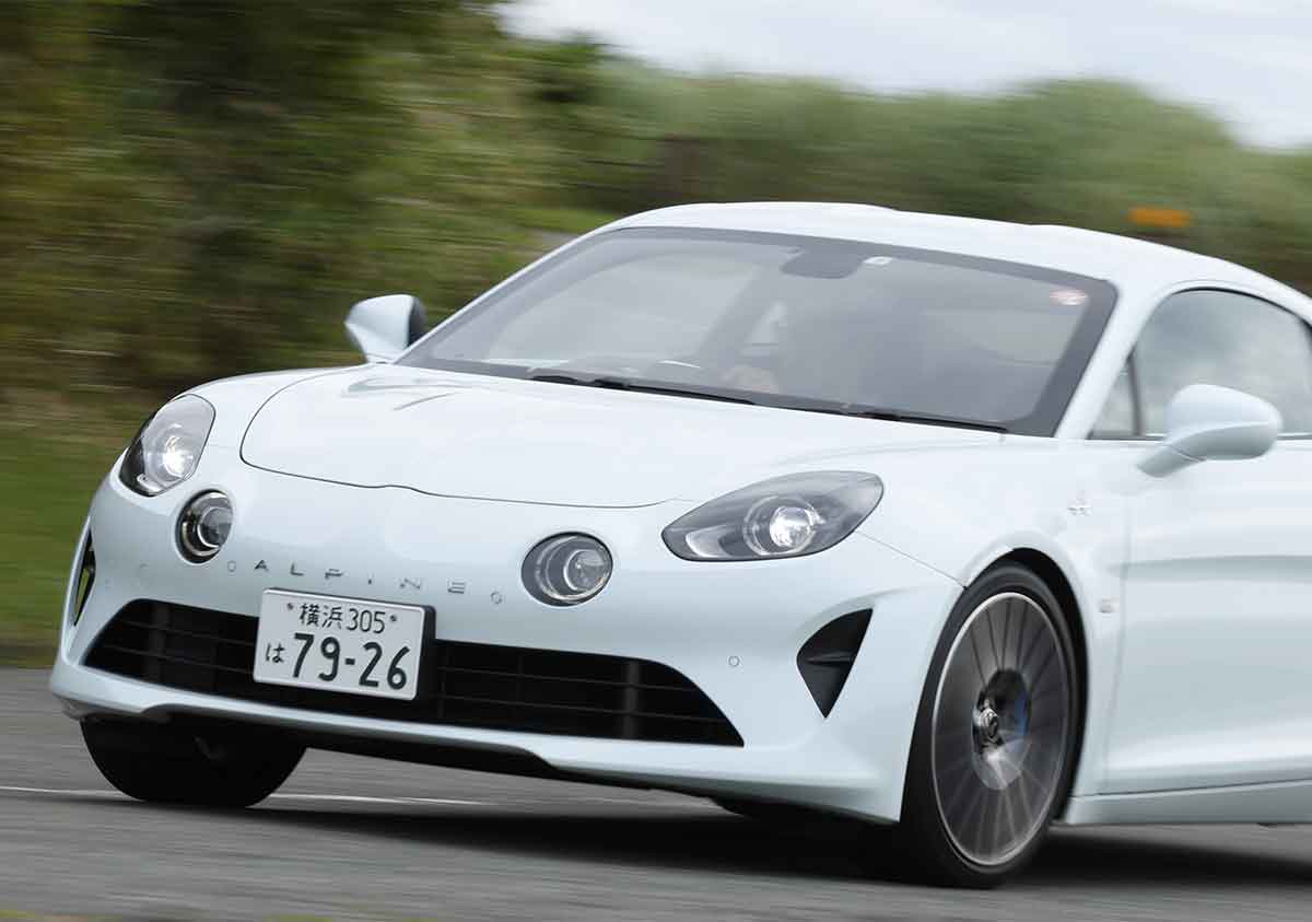 アルピーヌA110の魅力を人気グレード「GT」で再考 ライト