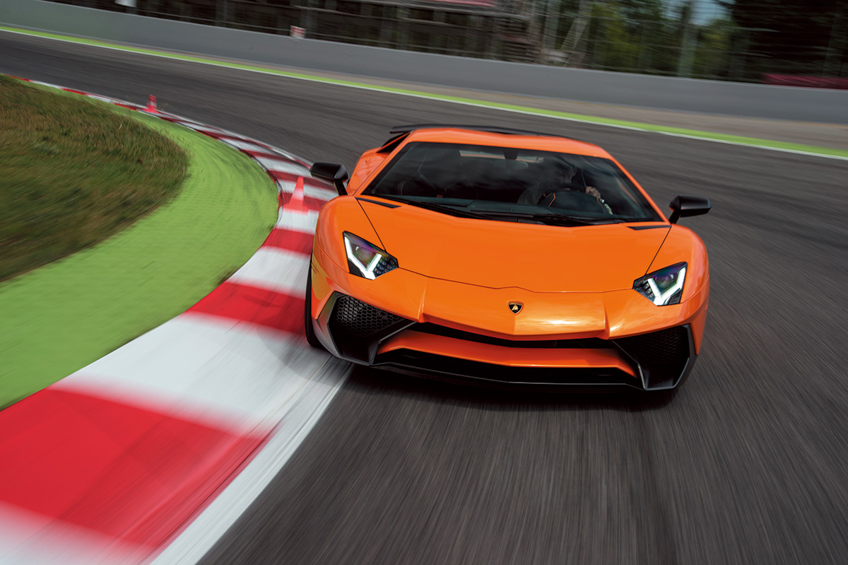 重力を再定義したスーパーカー アヴェンタドールLP750-4スーパー