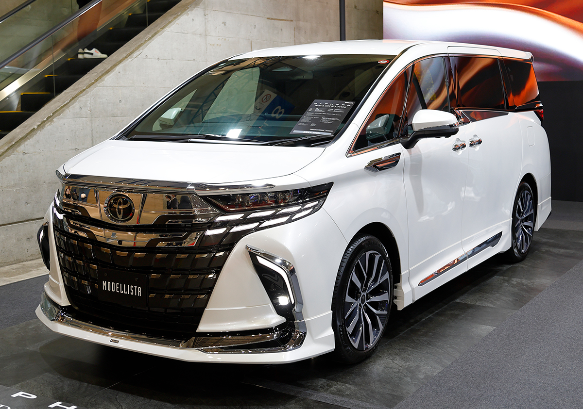 アルファードとヴェルファイアの押し出しをさらに強調！ キャラを熟知