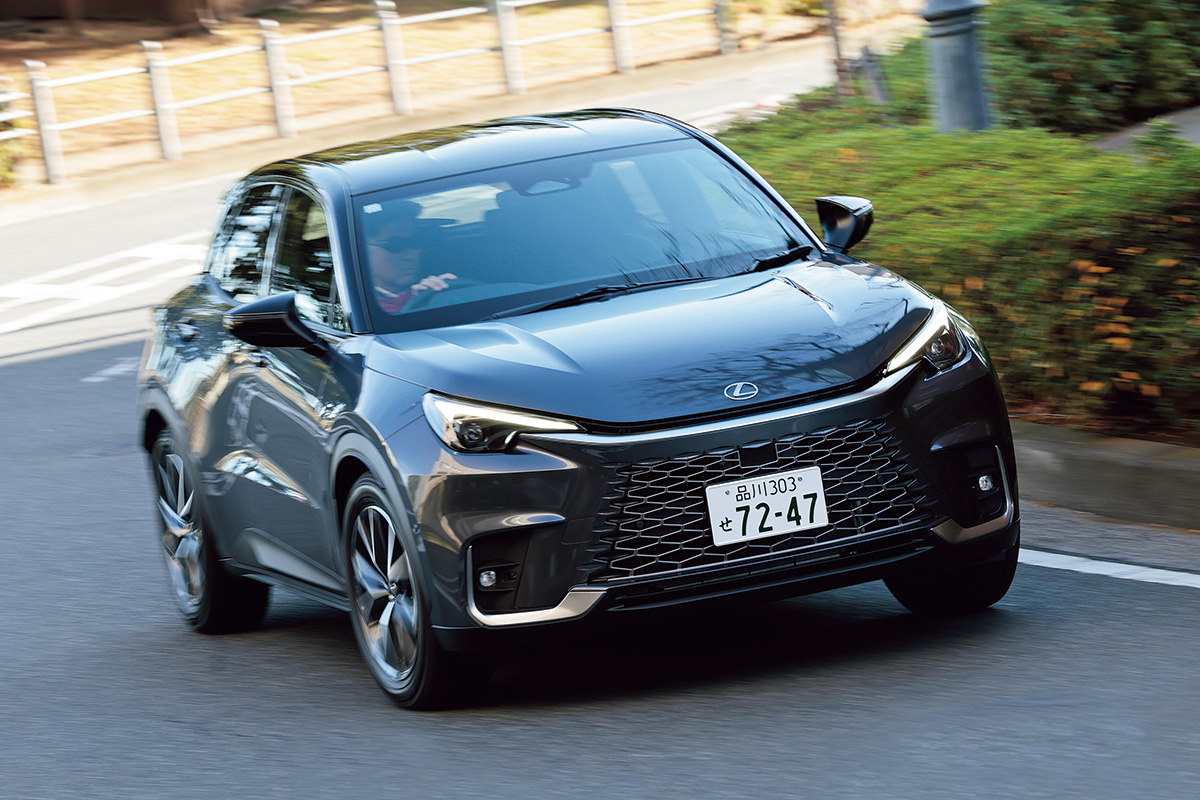 いま最も注目されているコンパクトカー、LBXに試乗！ レクサスが