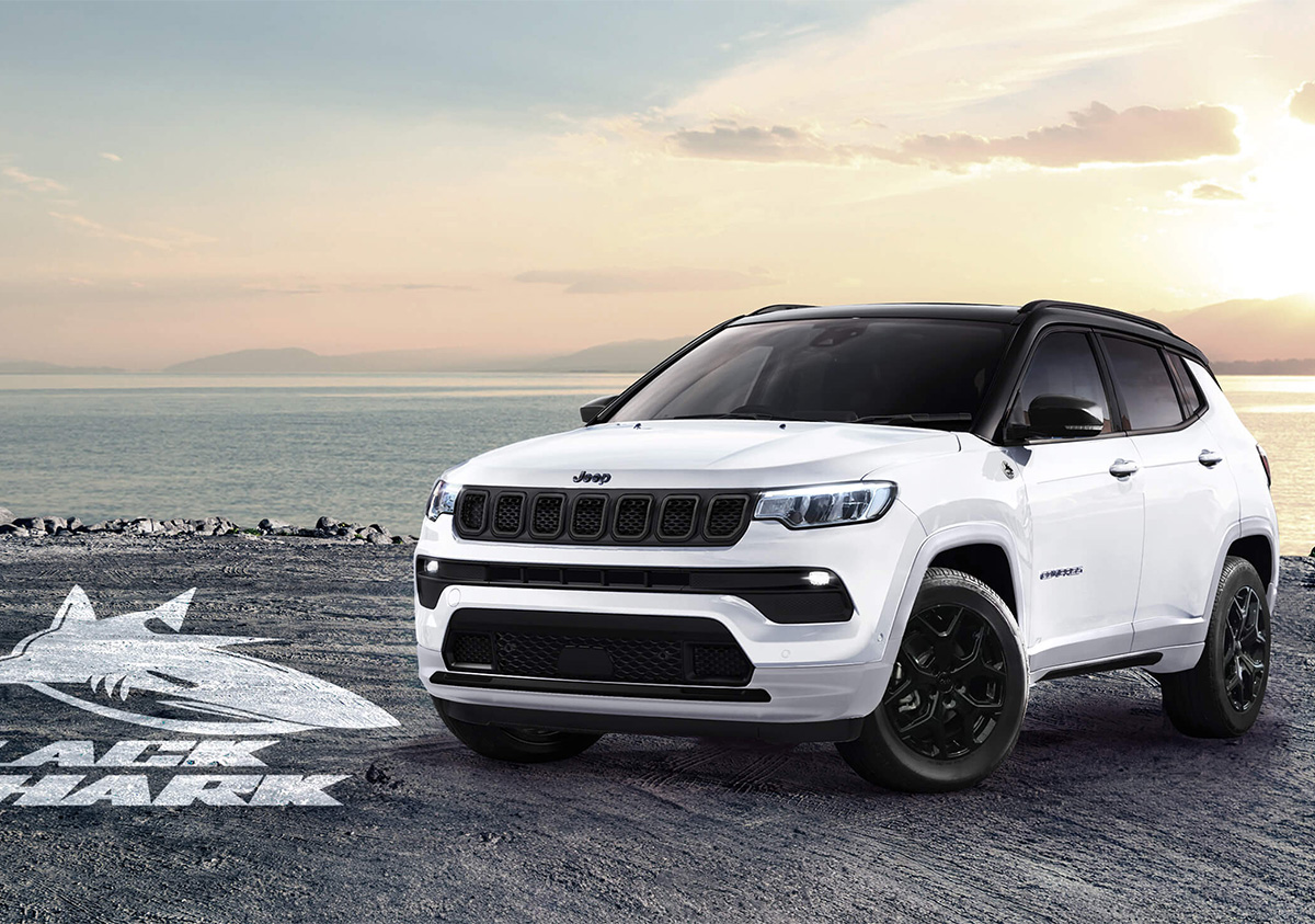 人気のSUV「ジープ・コンパス」にブラックのアクセントで外観を彩った