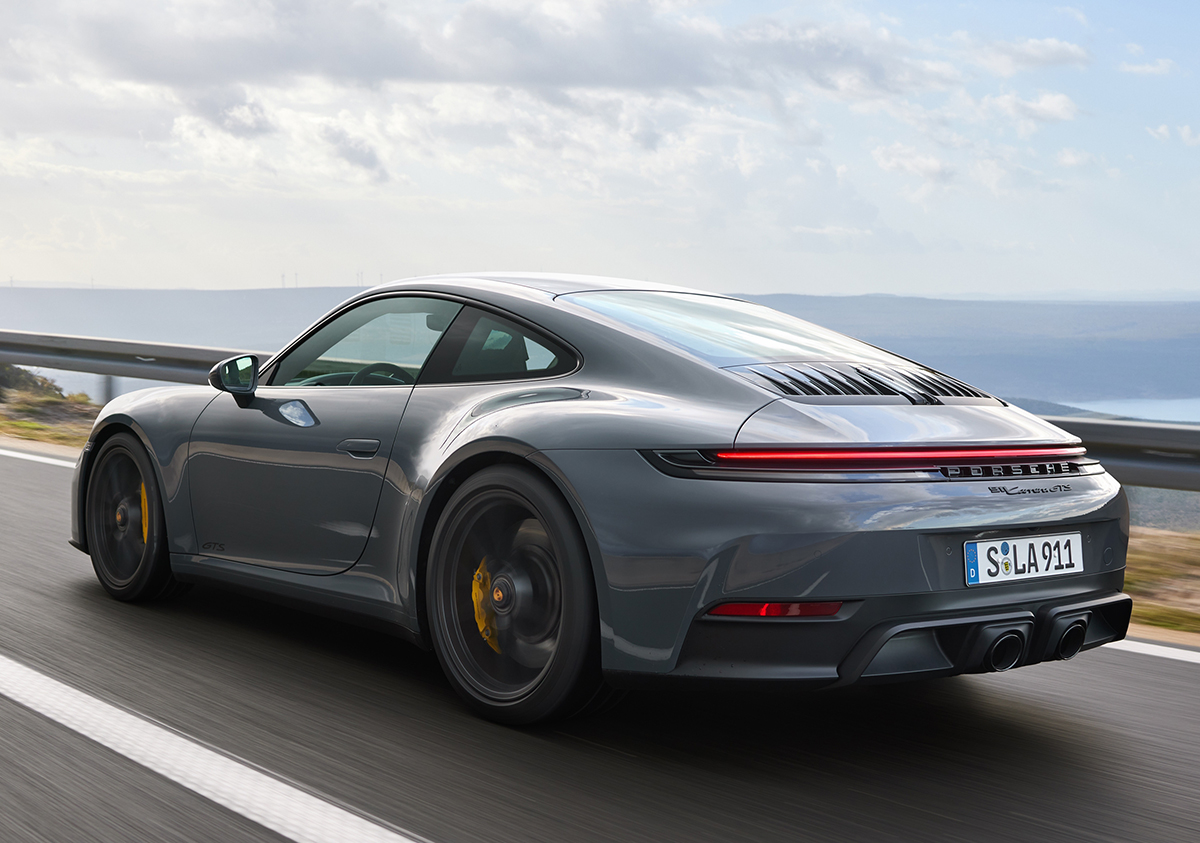 ポルシェ911がついに電動化 カレラGTSをハイブリッドにするなど