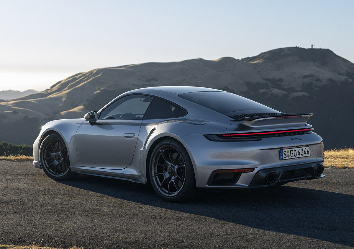 ポルシェ911 ターボ ポルシェ911ターボが50周年 発表年に合わせた1974台限定の特別