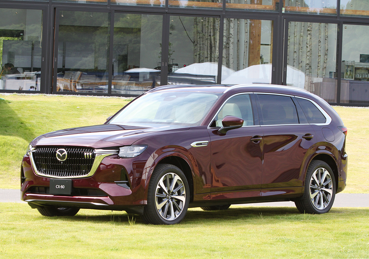 これはCX-8の後継車というより、マツダの新しいフラッグシップ CX-80が