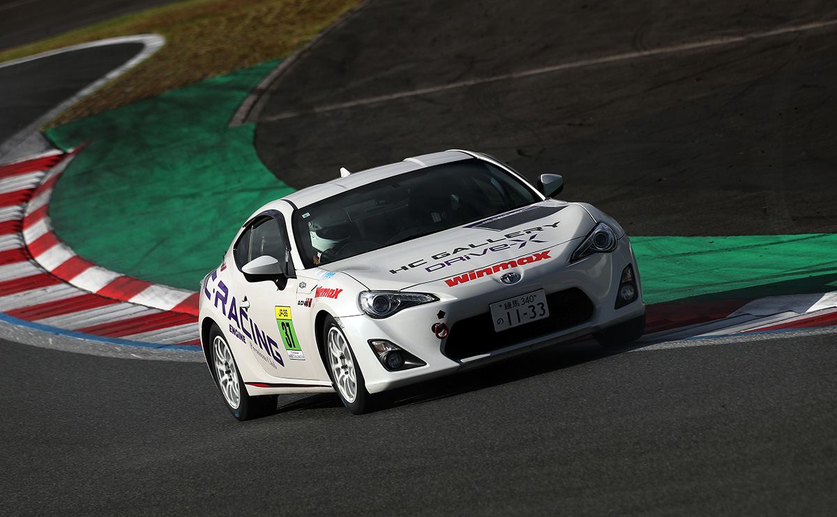 バーチャルから実戦レースへ！ 「DRiVe-Xオートサロン2024頂上決戦