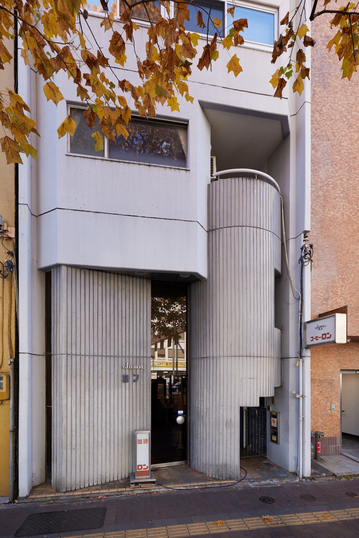 70年代の息吹をそのまま伝える奇跡の喫茶店「珈琲ロン」 建物を設計