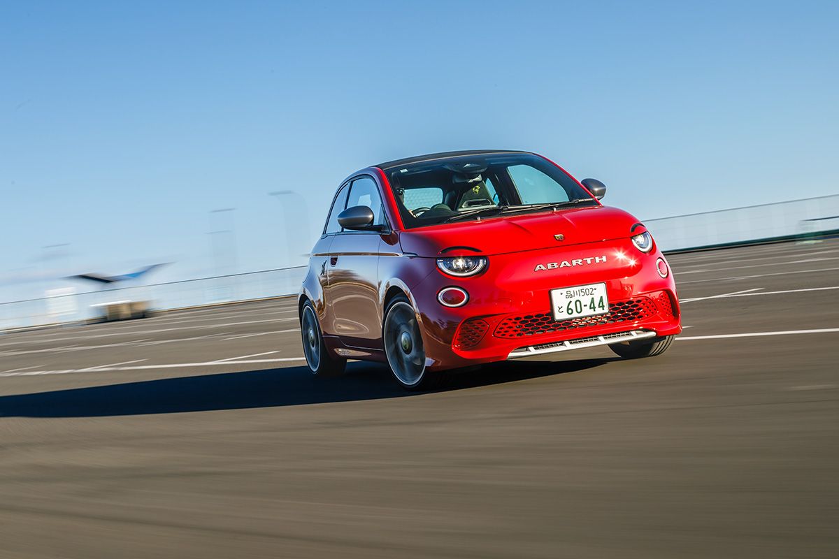 アバルト500eツーリズモ・カブリオレ