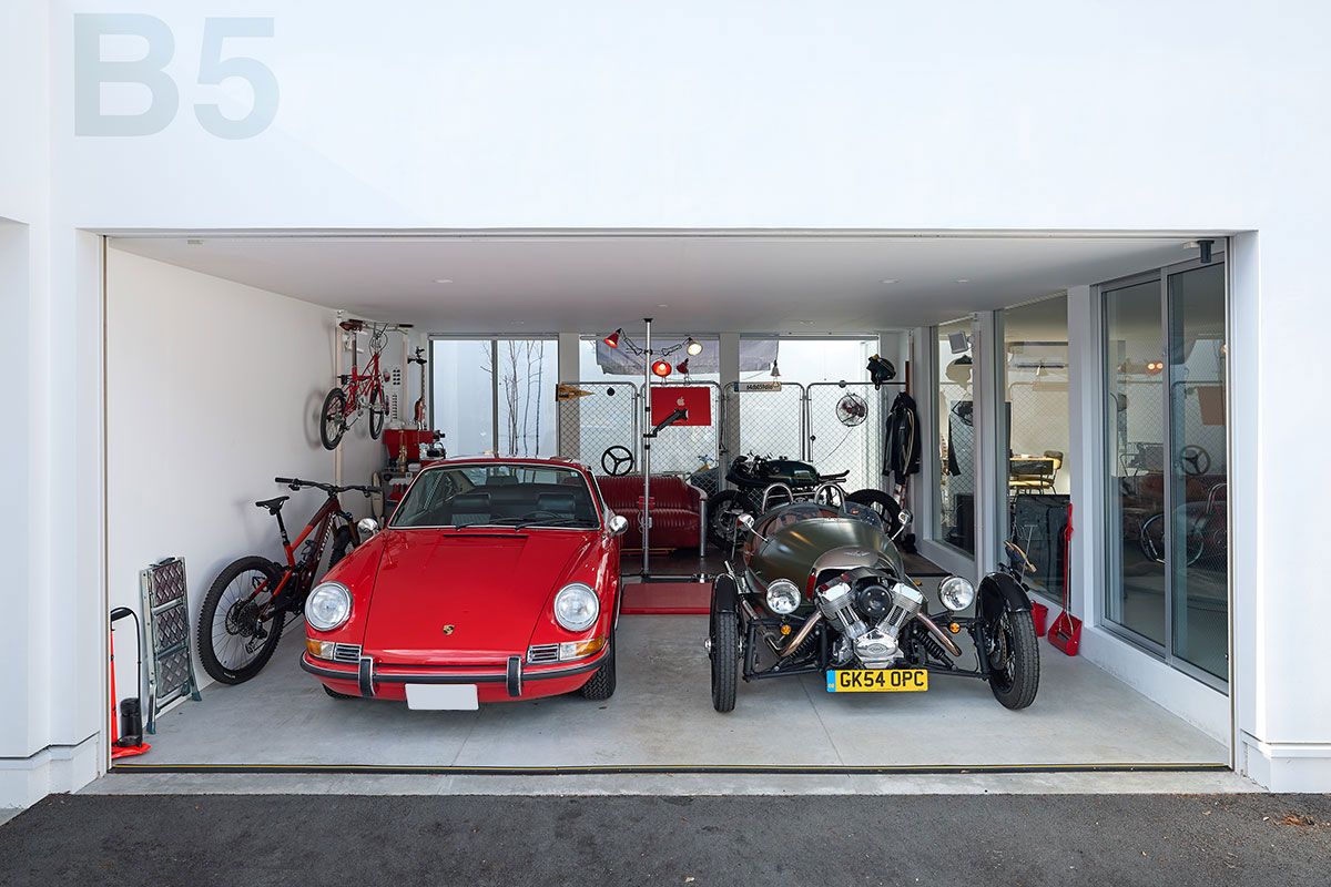 「ワインディングは楽しいし、遅くて面倒かけることもないし、壊れない」という911Tは珍しいスポルトマティック仕様。