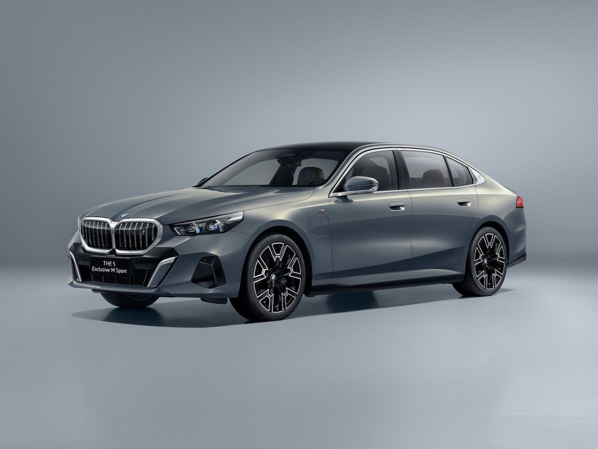 BMW 5シリーズのロング仕様が日本上陸 5シリースと7シリーズのギャップ 