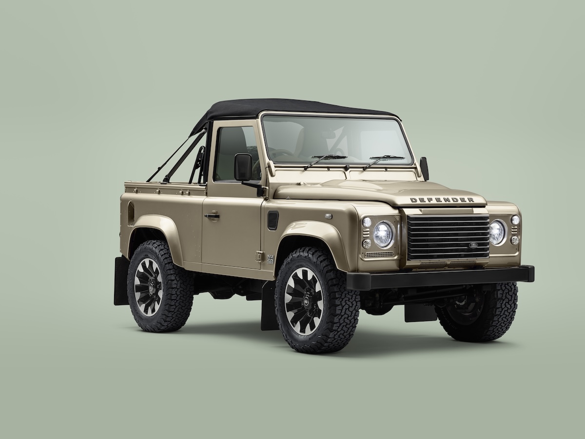 ランドローバー・ディフェンダーの純正レストモッド 現代の技術