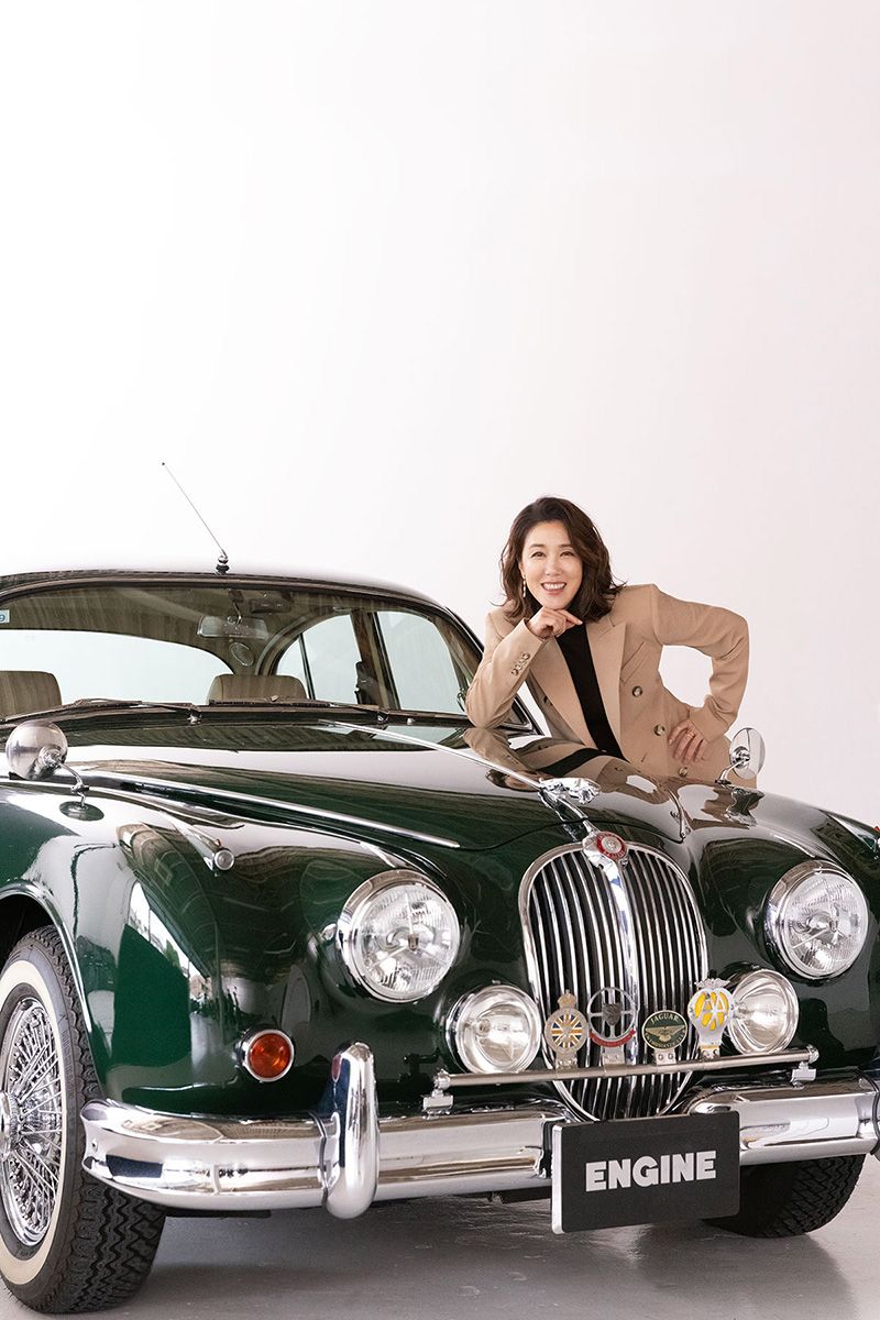 ピアス（P13、P15）￥55,000　リング（P13）￥23,100　ピアス（P14）￥19,800　共にグロッセ・ジャパン　問い合わせ　03-6741-7156　他はスタイリスト私物