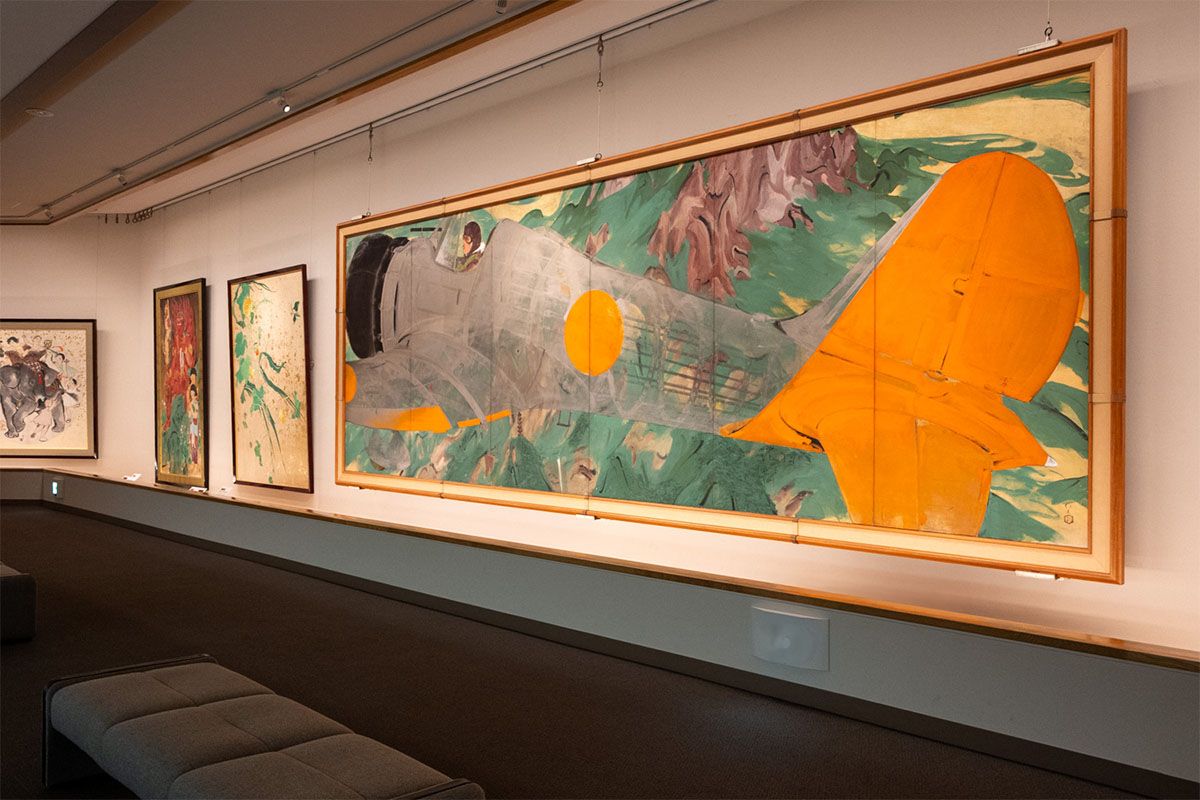 《香炉峰》1939年、大田区立龍子記念館蔵　龍子の代表作のひとつ。幅7.2mを超える大作。ちなみに龍子記念館は、撮影OK、SNSにアップもOKと、来館者に嬉しい対応をしている。