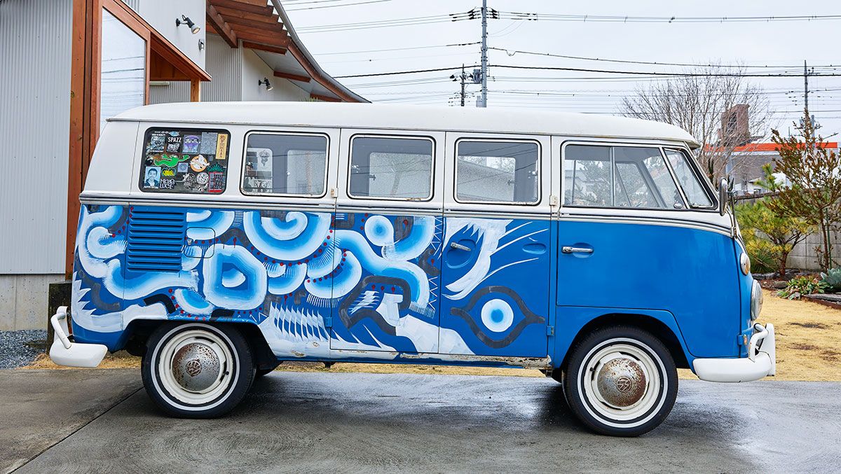 25年所有している、友人がペイントしたVWタイプ2。