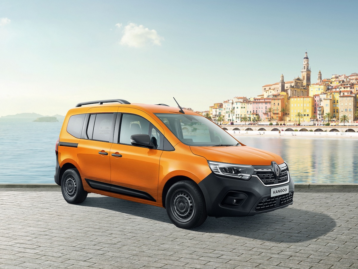 MTも選べるカングーの限定車 2025年のクルールは夏らしいオレンジ