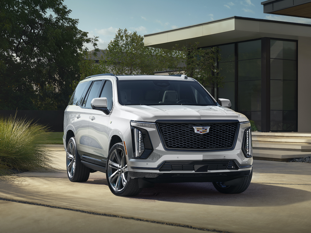 新世代キャデラック顔のエスカレード上陸 なんとホイールが24インチの