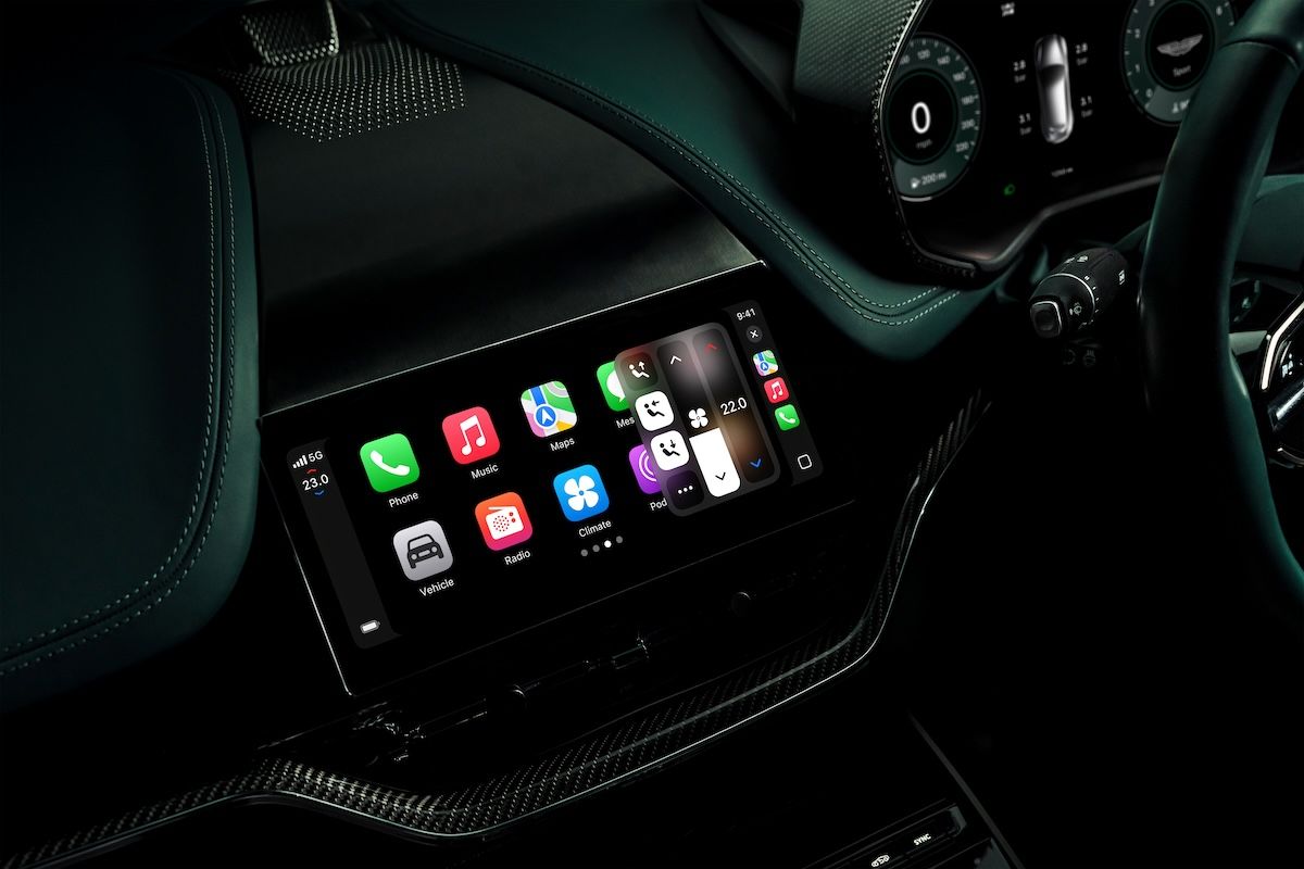 Apple CarPlay Ultra初採用となった自動車メーカーはアストン・マーティン！