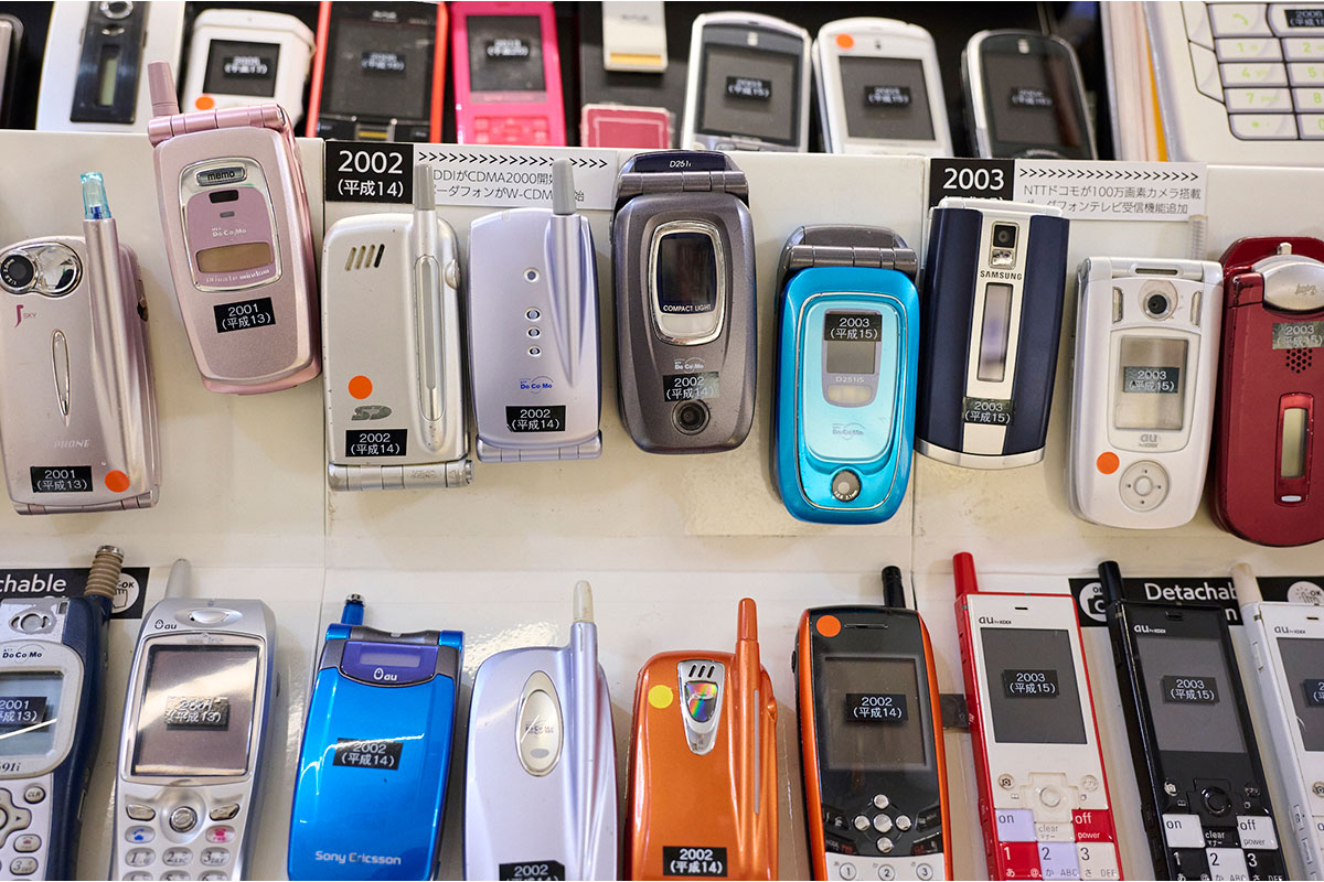 平成レトロ 非売品 携帯電話展示用モックアップ5点セット＋おまけ 平成レトロ 非売品 携帯電話展示用モックアップ5点セット＋おまけ