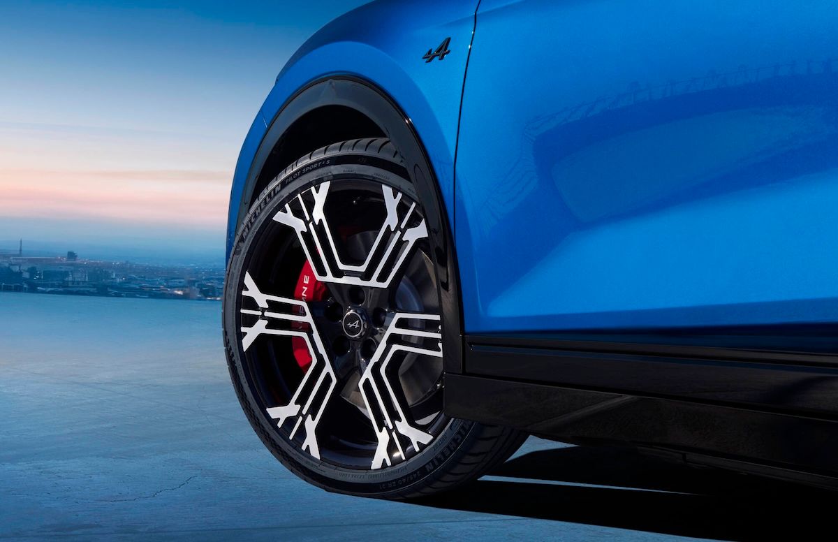 アルピーヌのクーペSUV、A390がついに公開！