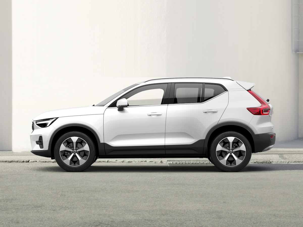 ★ほぼ未使用★Hypervolt Plus ボルボ XC40 に特別仕様車「ダークエディション」登場。さらに100台