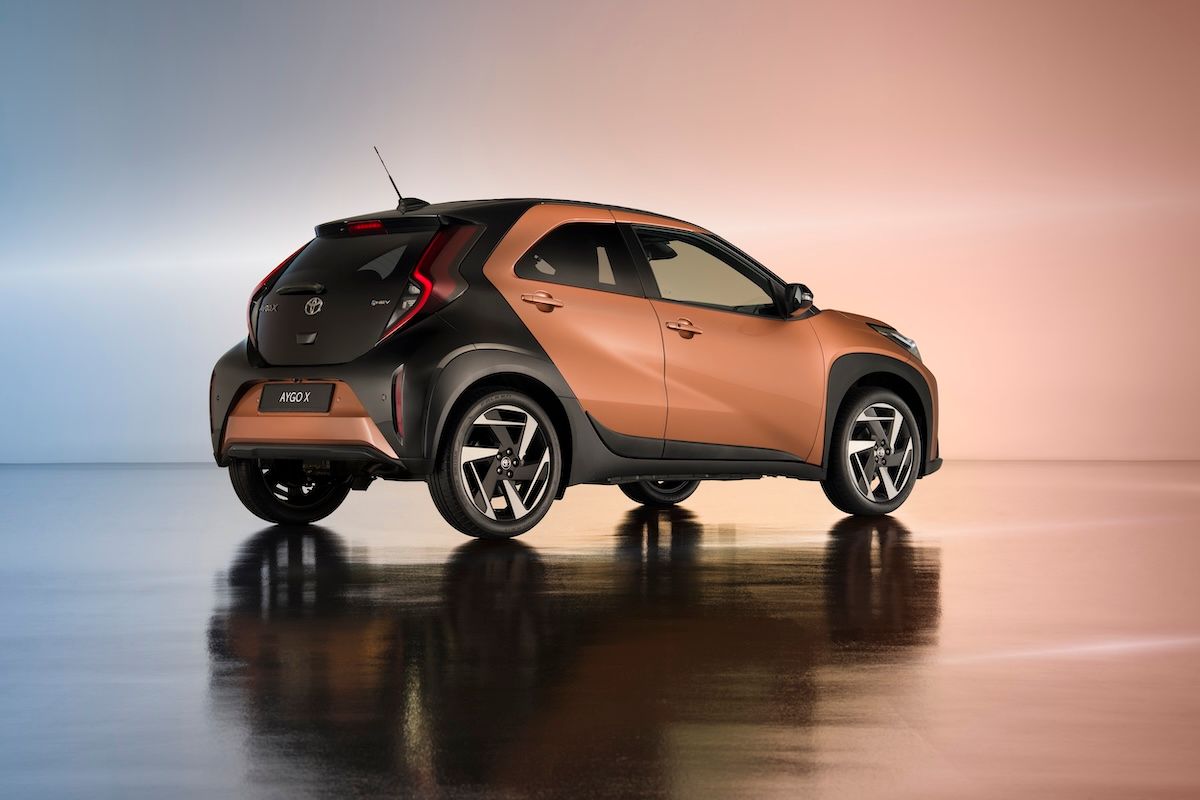 トヨタの小型クロスオーバー「アイゴX」。