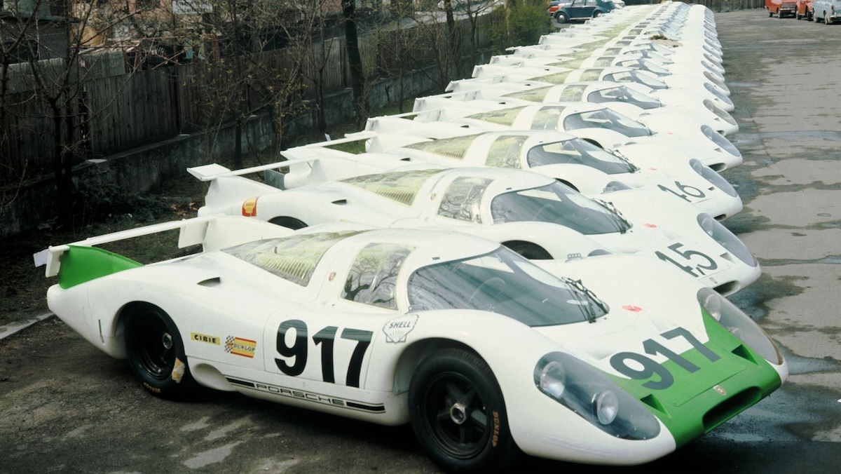 新旧レーシング・ポルシェが公道に降臨 50年の時を超えて邂逅